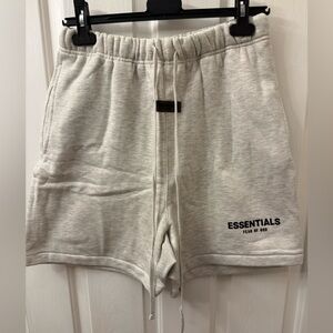 Fear of God Essentials Sweat Shorts 'Light Oatmeal' size M